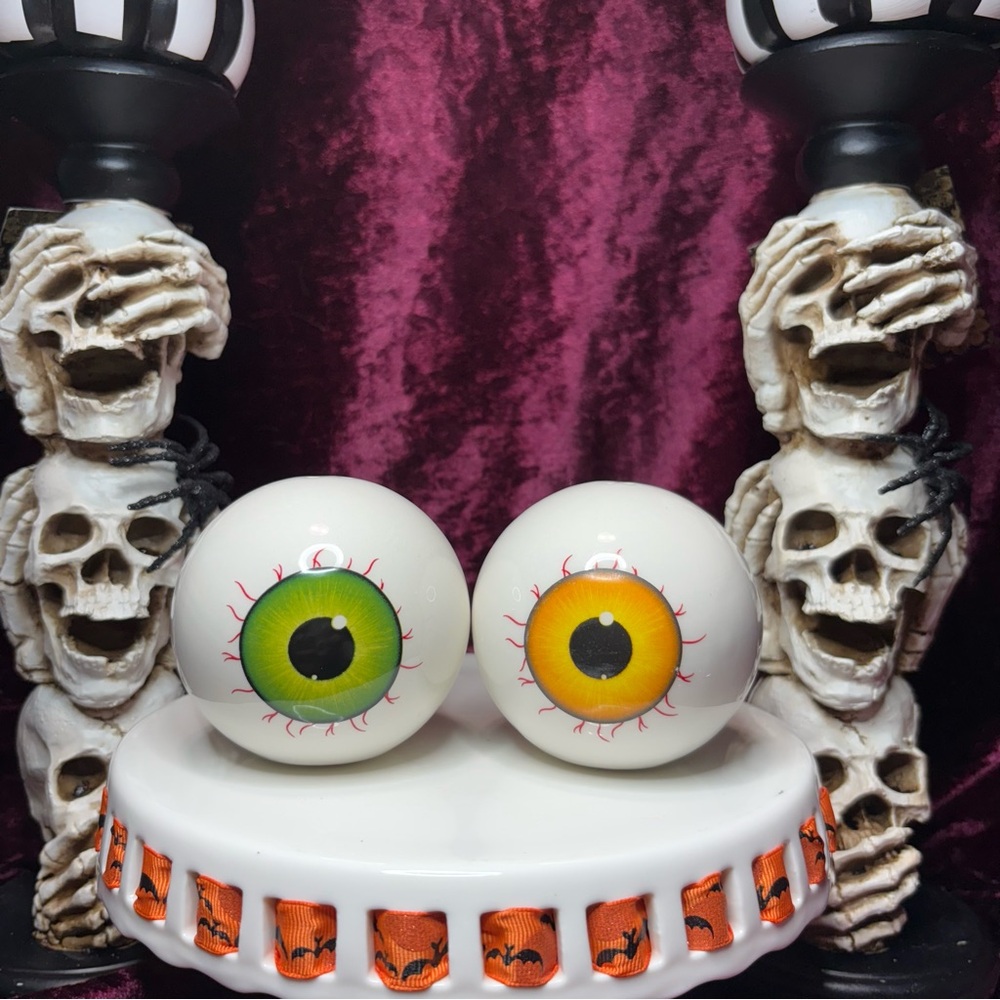 Halloween Spooky Season Green Yellow Ceramic Eyeball Salt & Pepper Shaker Set